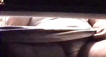 top sex Anh chàng mạnh mẽ khẳng định bạn gái của mình trên mông. sexhoathinh